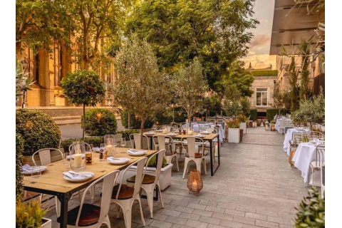 餐廳的戶外用餐區(qū)應(yīng)該考慮哪些方面？