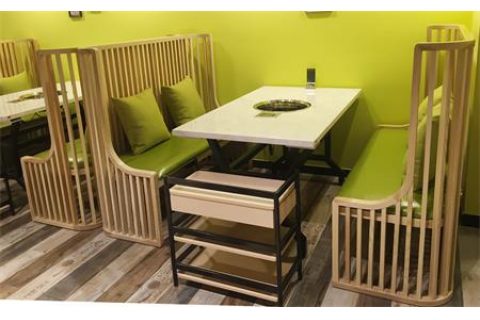 餐廳家具中的火鍋?zhàn)酪味ㄖ朴惺裁春锰帲?><div><h3>餐廳家具中的火鍋?zhàn)酪味ㄖ朴惺裁春锰帲?/h3><p>每逢到了冬天,就要和好朋友一起去火鍋店吃火鍋，每次我們?nèi)サ牡胤蕉疾灰粯?，而每家店的口味風(fēng)格也不盡相同。良好的就餐環(huán)境不僅看起來舒服,而且心情也好.給我們留下深刻印象的...</p><p>2019-10-30</p></div></a></li><li><a href=