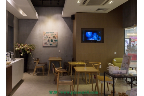 讓品森家具來告訴你半圓卡座沙發(fā)對(duì)制作工藝要求較高