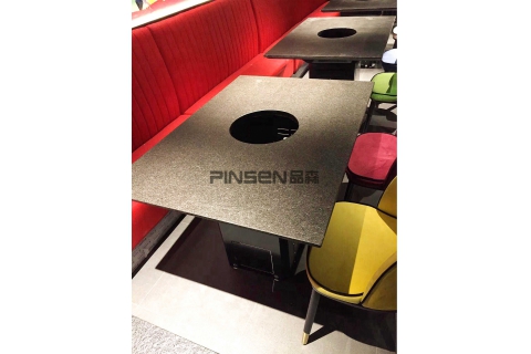 四川自助無(wú)煙火鍋?zhàn)?><div><h3>四川自助無(wú)煙火鍋?zhàn)?/h3><p>現(xiàn)在吃火鍋大家都很講究了，特別是吃火鍋油煙問(wèn)題，吃火鍋大家都不喜歡油煙的，這樣導(dǎo)致無(wú)煙火鍋?zhàn)涝谑袌?chǎng)很受歡迎，那么無(wú)煙火鍋?zhàn)酪稳绾味ㄖ?？四川自助無(wú)煙火鍋?zhàn)谰唧w步驟有...</p><p>2020-10-19</p></div></a></li><li><a href=